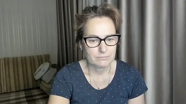 Snapshot of lauraoven chatting on 17, 1, 2025 lauraoven online show from 17, 1, 2025