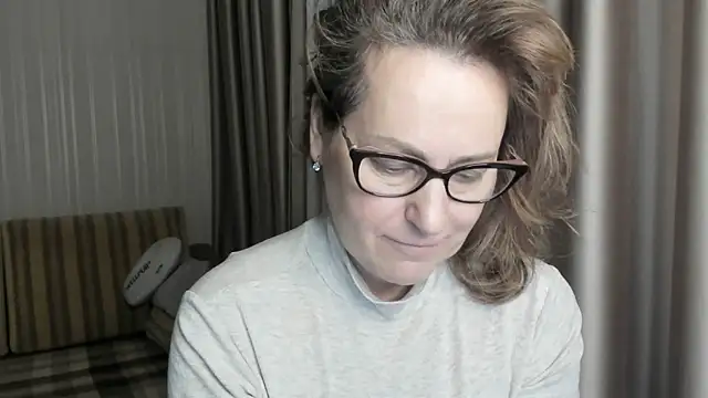 Snapshot of lauraoven chatting on 18, 1, 2025 lauraoven online show from 18, 1, 2025