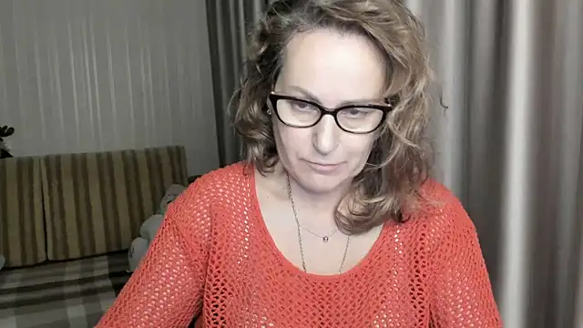 Snapshot of lauraoven chatting on 21, 1, 2025 lauraoven online show from 21, 1, 2025