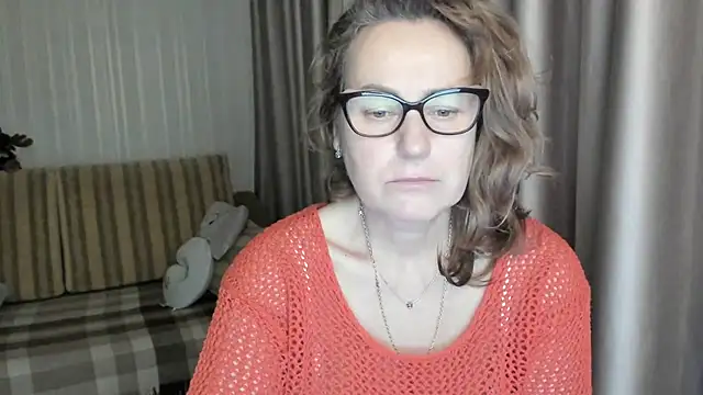 Snapshot of lauraoven chatting on 23, 1, 2025 lauraoven online show from 23, 1, 2025