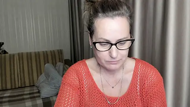 Snapshot of lauraoven chatting on 26, 1, 2025 lauraoven online show from 26, 1, 2025