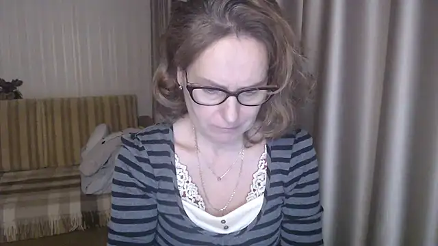 Snapshot of lauraoven chatting on 13, 2, 2025 lauraoven online show from 13, 2, 2025