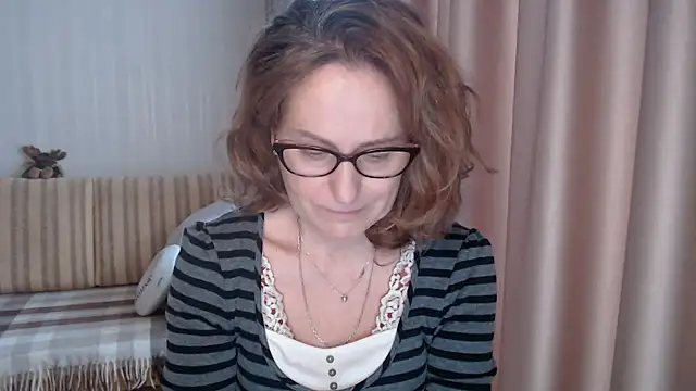 Snapshot of lauraoven chatting on 14, 2, 2025 lauraoven online show from 14, 2, 2025