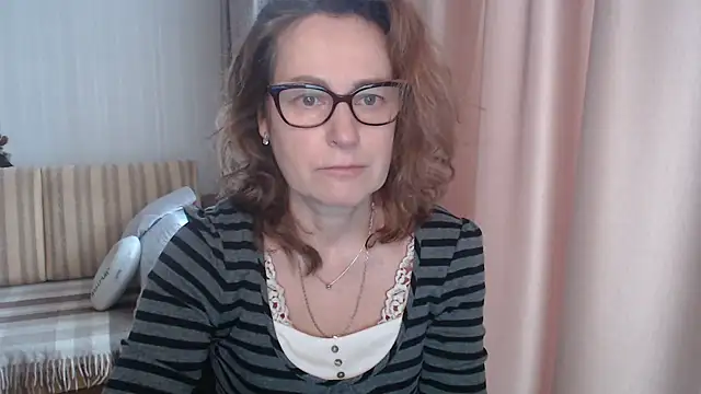 Snapshot of lauraoven chatting on 17, 2, 2025 lauraoven online show from 17, 2, 2025
