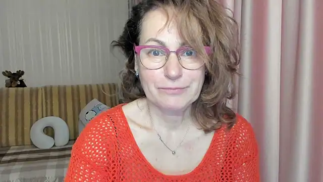 Snapshot of lauraoven chatting on 19, 3, 2025 lauraoven online show from 19, 3, 2025