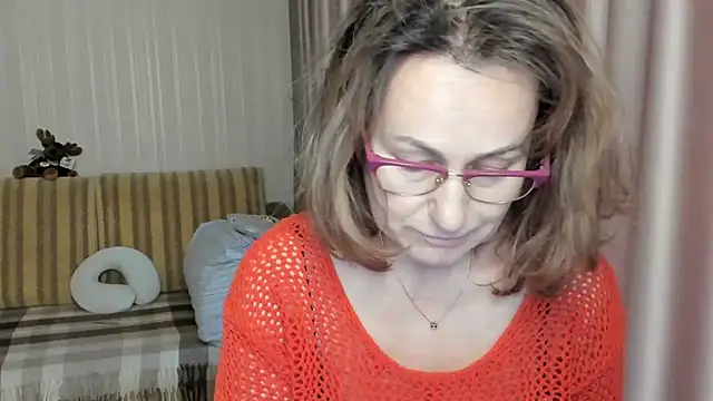 Snapshot of lauraoven chatting on 20, 3, 2025 lauraoven online show from 20, 3, 2025