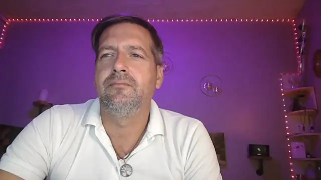 Snapshot of matrikes1 chatting on 10, 10, 2025 matrikes1 online show from 10, 10, 2025