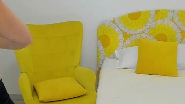 Snapshot of milf_penelope chatting on 30, 11, 2025 milf penelope online show from 30, 11, 2025