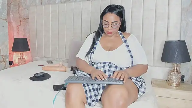 Snapshot of AranzaLatinBlacks chatting on 19, 2, 2025 AranzaLatinBlacks online show from 19, 2, 2025