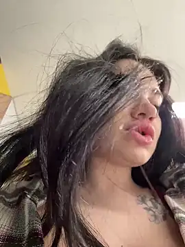 Snapshot of Wet__Bunny chatting on 5, 3, 2025 Wet  Bunny online show from 5, 3, 2025