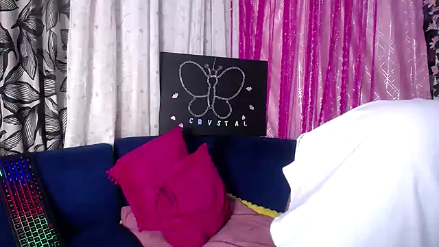crystalbxx online show from 15, 4, 2026