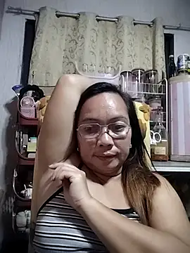 Snapshot of asianwet4u chatting on 5, 3, 2025 asianwet4u online show from 5, 3, 2025