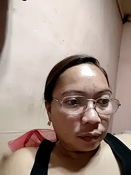 Snapshot of asianwet4u chatting on 8, 3, 2025 asianwet4u online show from 8, 3, 2025