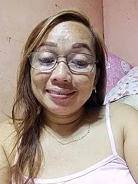 Snapshot of asianwet4u chatting on 4, 10, 2025 asianwet4u online show from 4, 10, 2025