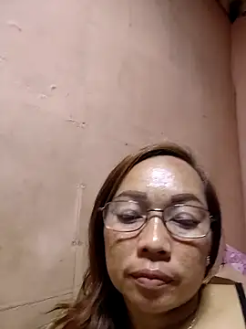 Snapshot of asianwet4u chatting on 12, 10, 2025 asianwet4u online show from 12, 10, 2025