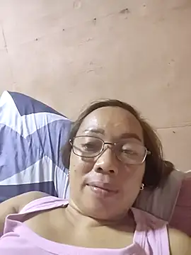 Snapshot of asianwet4u chatting on 18, 10, 2025 asianwet4u online show from 18, 10, 2025