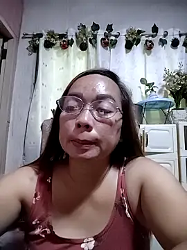 Snapshot of asianwet4u chatting on 14, 12, 2025 asianwet4u online show from 14, 12, 2025