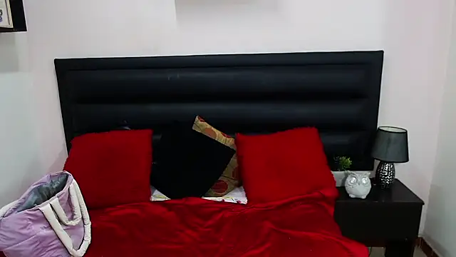 Snapshot of sensual_nataliee chatting on 6, 11, 2025 sensual nataliee online show from 6, 11, 2025