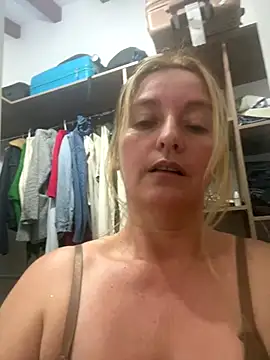 Snapshot of moniquerainx chatting on 21, 12, 2025 moniquerainx online show from 21, 12, 2025