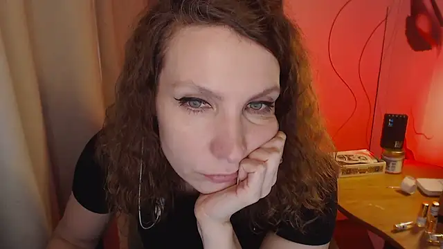 JohansonKatie online show from 13, 1, 2025