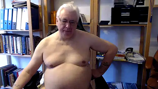 SchwanzhureXXL online show from 17, 2, 2025