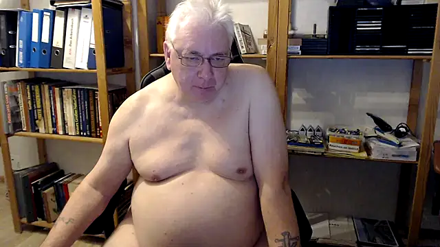 Snapshot of SchwanzhureXXL chatting on 23, 9, 2025 SchwanzhureXXL online show from 23, 9, 2025