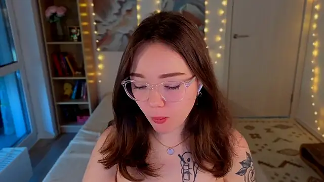 MilenaSaint online show from 9, 6, 2026