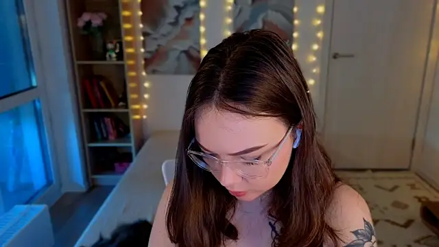 MilenaSaint online show from 25, 6, 2026