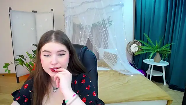 NicoleFoxery online show from 8, 3, 2025