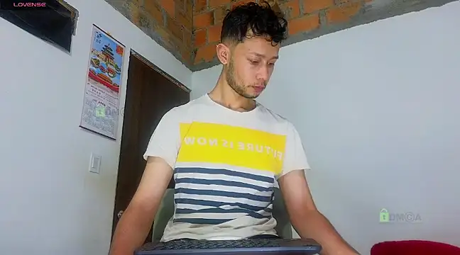 Snapshot of big_cock_mathew chatting on 17, 3, 2025 big cock mathew online show from 17, 3, 2025