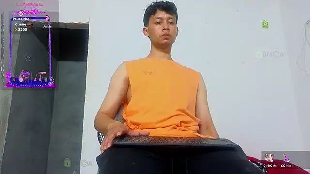 Snapshot of big_cock_mathew chatting on 8, 9, 2025 big cock mathew online show from 8, 9, 2025