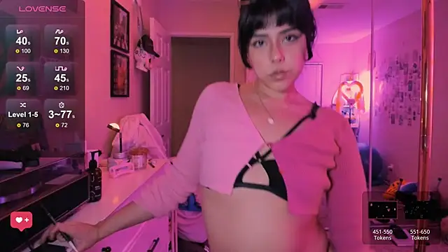 Evie-Luna online show from 12, 11, 2025