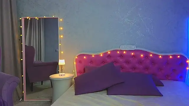 Ariana Petite online show from 27, 1, 2025