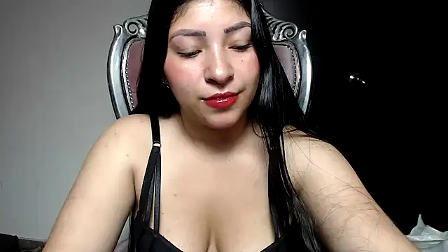 Snapshot of holly20a chatting on 19, 12, 2024 holly20a online show from 19, 12, 2024