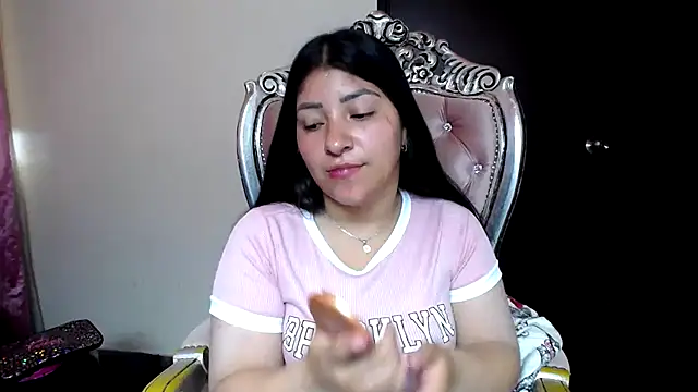 Snapshot of holly20a chatting on 21, 3, 2025 holly20a online show from 21, 3, 2025