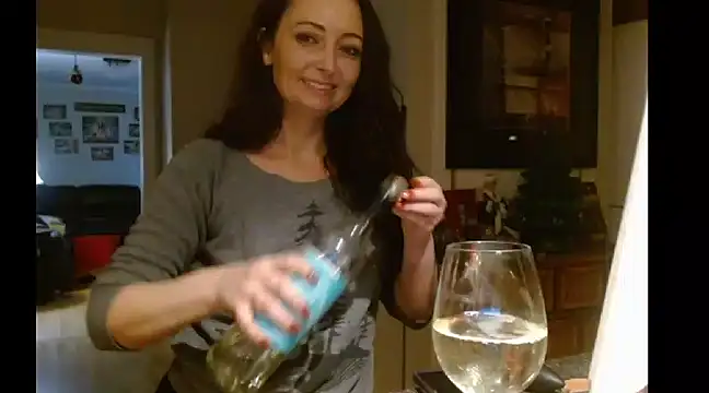 Snapshot of MissMara2021 chatting on 7, 12, 2024 MissMara2021 online show from 7, 12, 2024