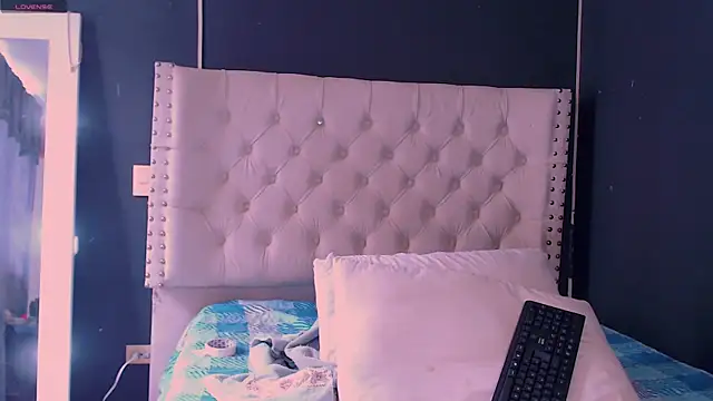 valen thompson online show from 30, 12, 2024