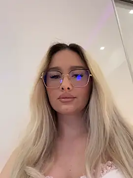 mollyxxx online show from 3, 5, 2026