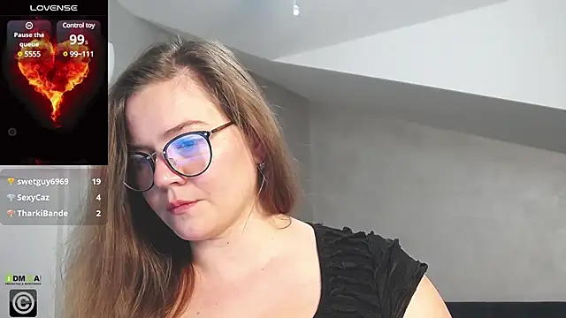 Snapshot of KellyKleine chatting on 26, 2, 2025 KellyKleine online show from 26, 2, 2025
