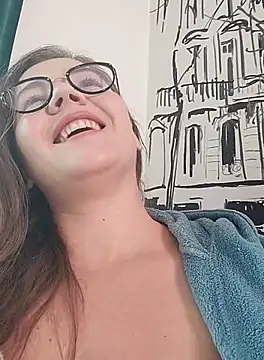 KellyKleine online show from 10, 10, 2025