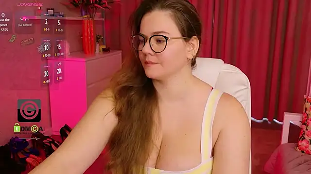 Snapshot of KellyKleine chatting on 1, 4, 2026 KellyKleine online show from 1, 4, 2026