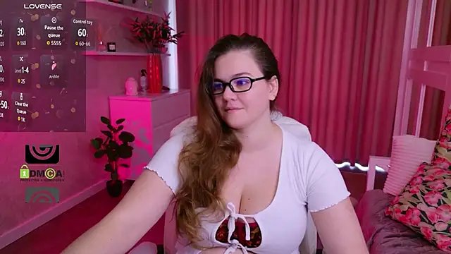 Snapshot of KellyKleine chatting on 18, 6, 2026 KellyKleine online show from 18, 6, 2026