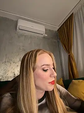 Snapshot of RockQueen_A chatting on 21, 10, 2025 RockQueen A online show from 21, 10, 2025