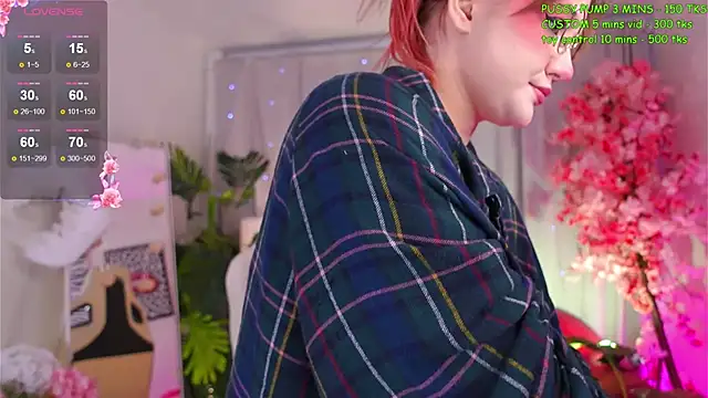 Snapshot of Crazy_Wine chatting on 25, 11, 2025 Crazy Wine online show from 25, 11, 2025