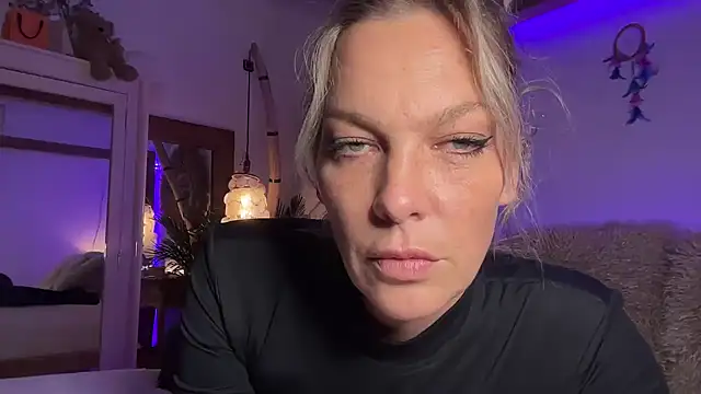 Snapshot of cyberchickie_maria chatting on 7, 3, 2025 cyberchickie maria online show from 7, 3, 2025