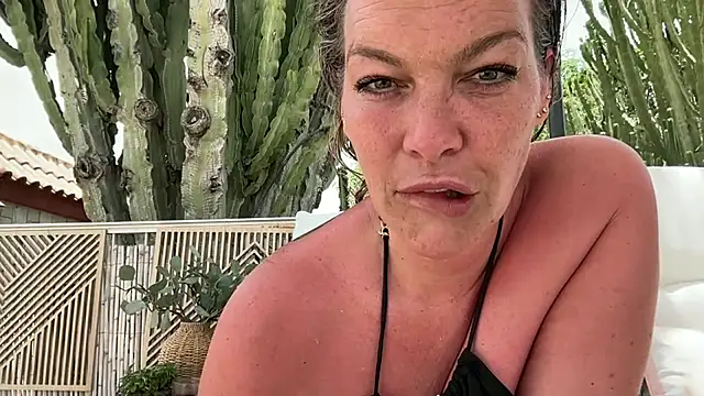 Snapshot of cyberchickie_maria chatting on 28, 6, 2026 cyberchickie maria online show from 28, 6, 2026