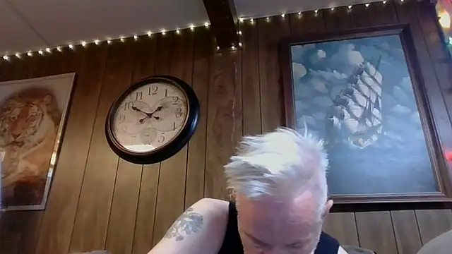 Snapshot of Makowboy chatting on 26, 12, 2024 Makowboy online show from 26, 12, 2024