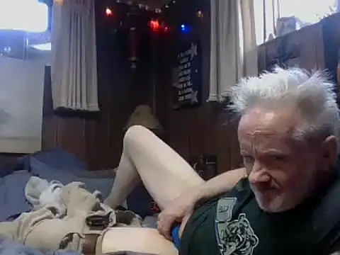 Snapshot of Makowboy chatting on 5, 1, 2025 Makowboy online show from 5, 1, 2025