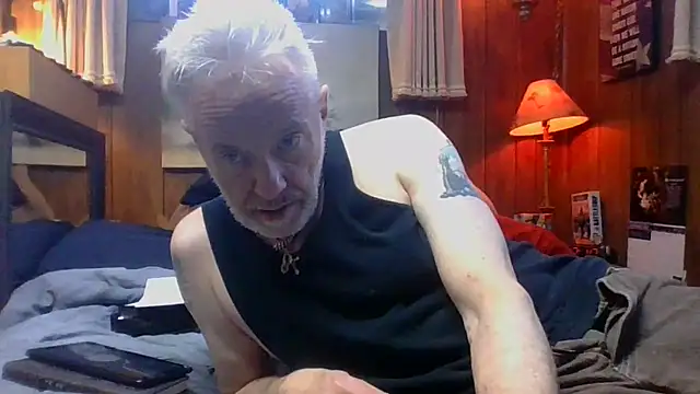 Snapshot of Makowboy chatting on 8, 1, 2025 Makowboy online show from 8, 1, 2025