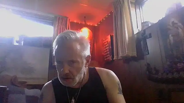 Snapshot of Makowboy chatting on 26, 1, 2025 Makowboy online show from 26, 1, 2025